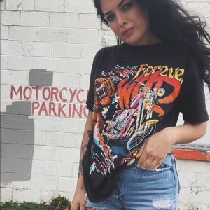 FOLLOW ME ON SOCIAL MEDIA